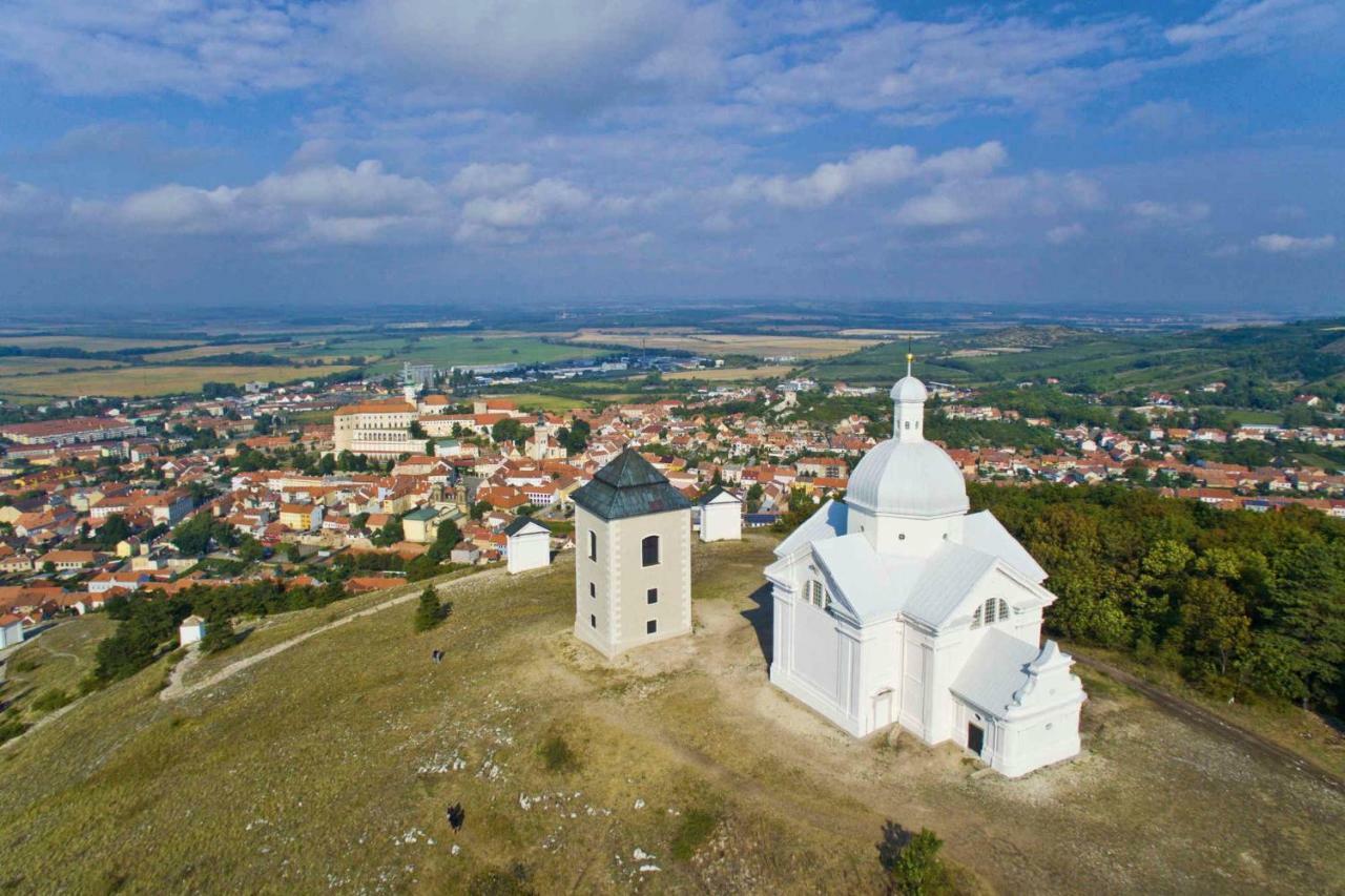 Apartmanek Patricie Room With Kitchenette Suitable For 2 Adults And 2 Children Mikulov Exterior photo